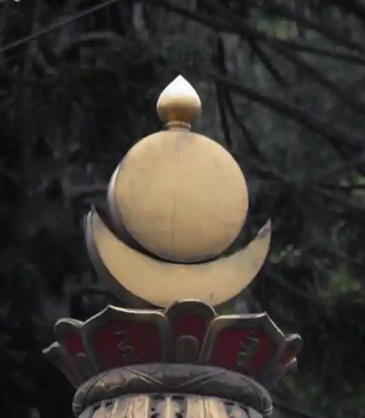 Circle on a crescent on top of a structure, Swayambhu Buddha Park